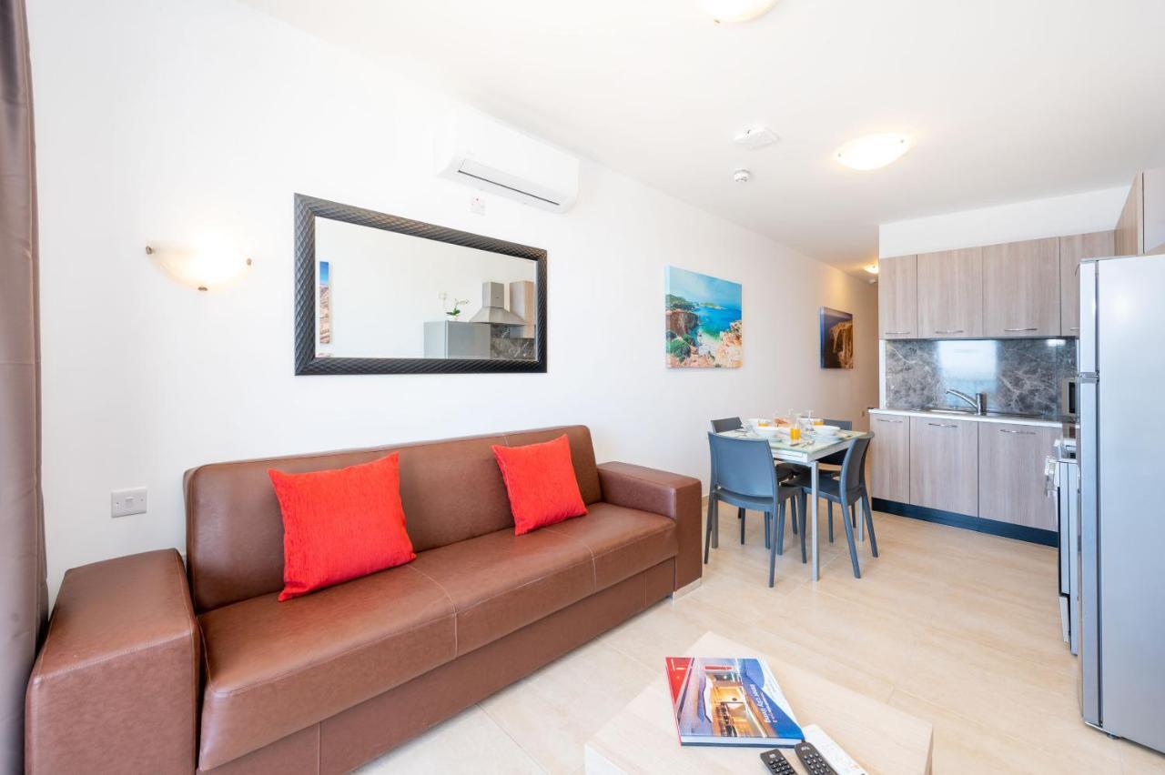 Islet Promenade Seafront 1 Bedroom Apartment With Sea View Balcony By Getawaysmalta เซนต์พอลส์เบย์ ภายนอก รูปภาพ